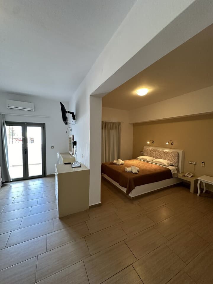 Hotel Omiros