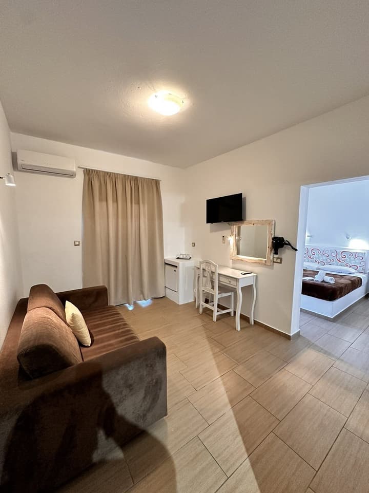 Hotel Omiros