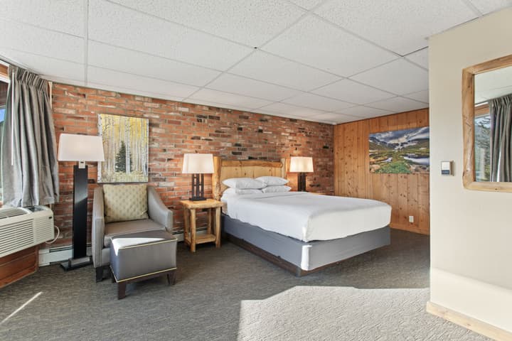Discovery Lodge