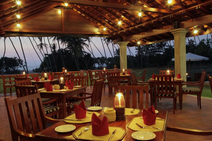 Wunderbar Beach Hotel