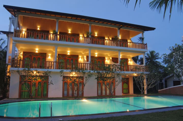Wunderbar Beach Hotel