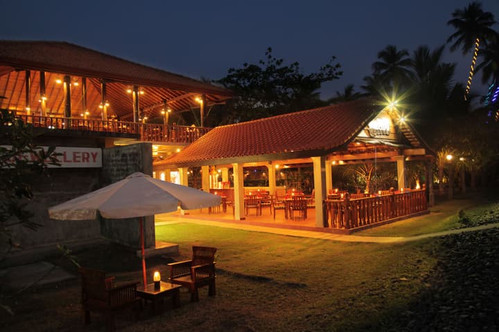 Wunderbar Beach Hotel