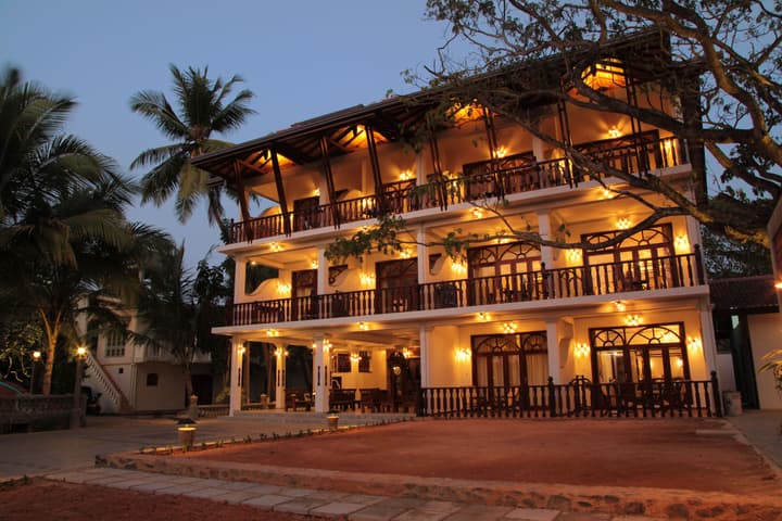 Wunderbar Beach Hotel