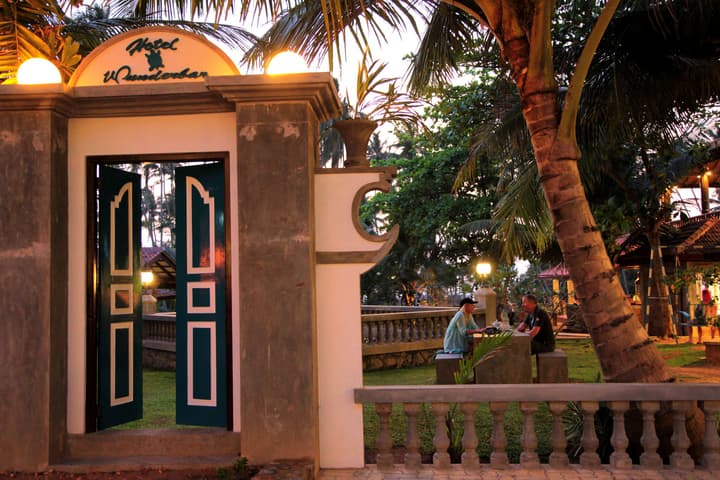 Wunderbar Beach Hotel