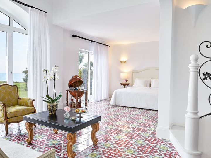 Caramel, A Resort to Live