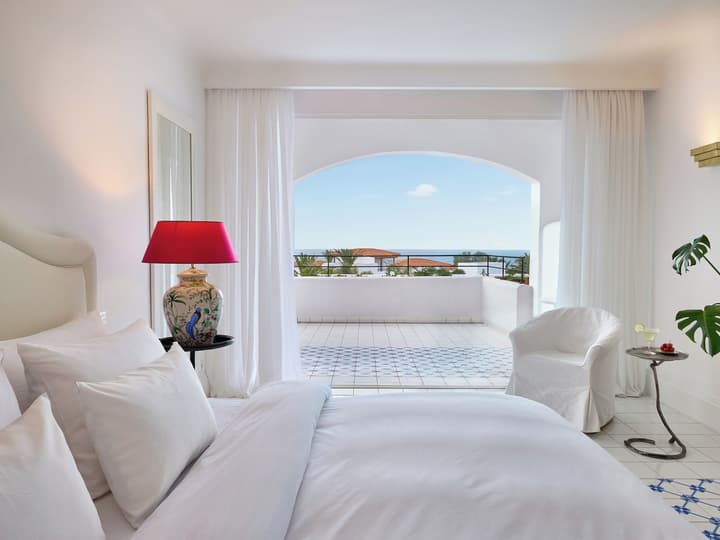 Caramel, A Resort to Live