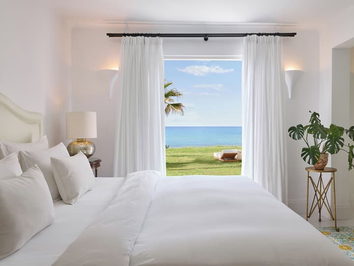 Caramel, A Resort to Live