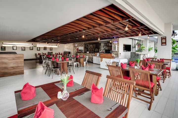 HARRIS Hotel Seminyak Bali