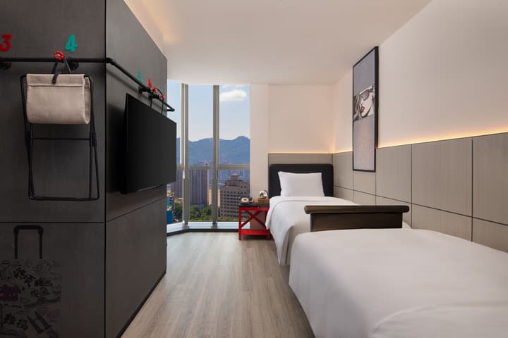 Moxy Chongqing
