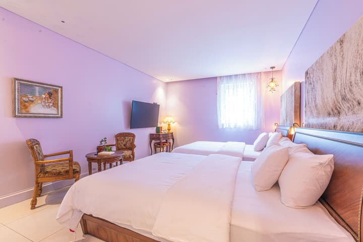 Le Mong Hotel