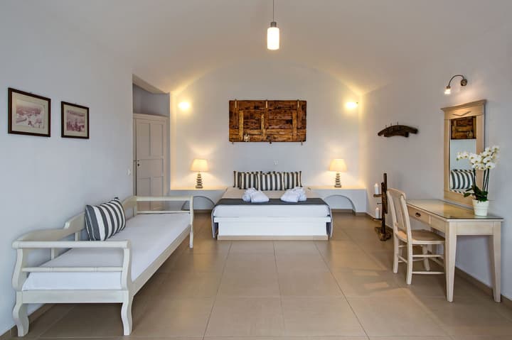 Apanemo Hotel