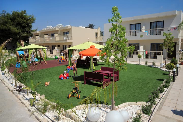 Nelia Gardens