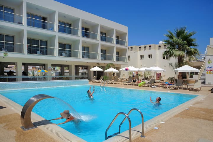 Nelia Gardens