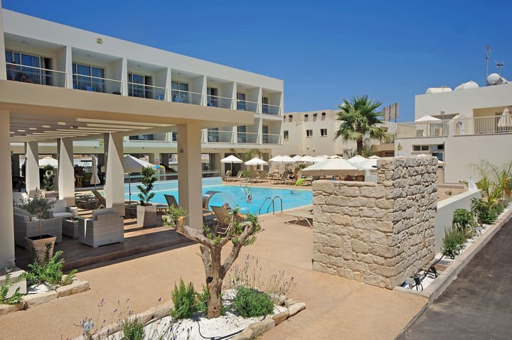 Nelia Gardens