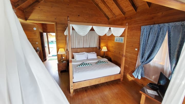 Fihalhohi Island Resort