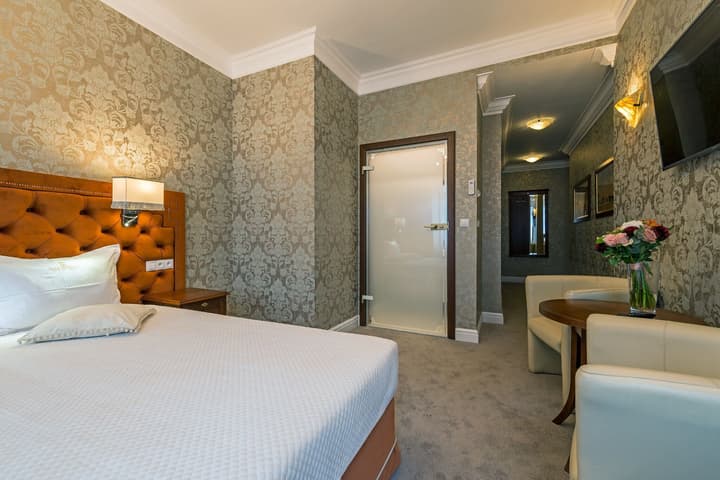 SleepWalker Boutique Suites