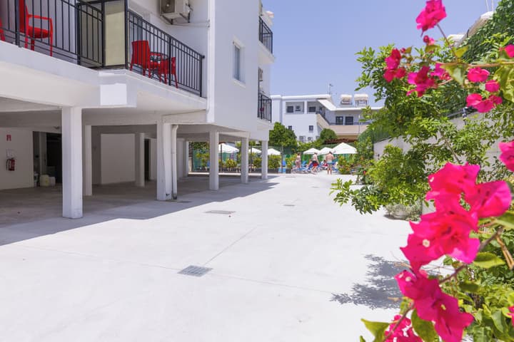 Alecos Hotel Apartments