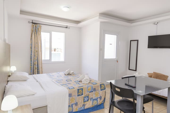 Alecos Hotel Apartments