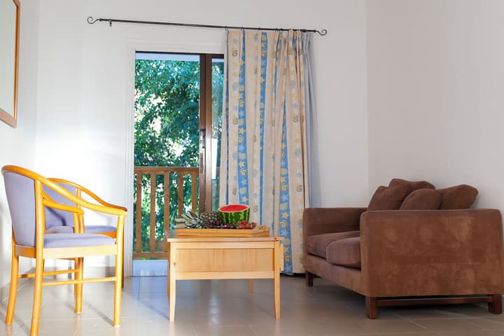 Alecos Hotel Apartments