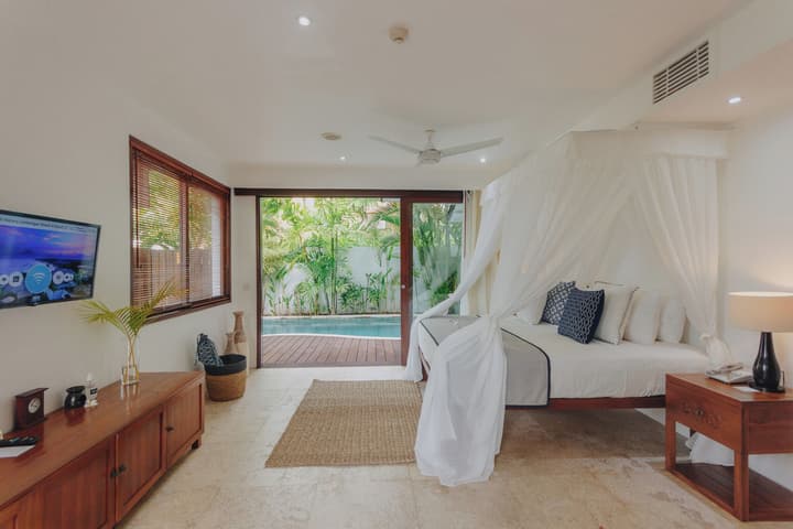 Batu Karang Lembongan Resort & Spa