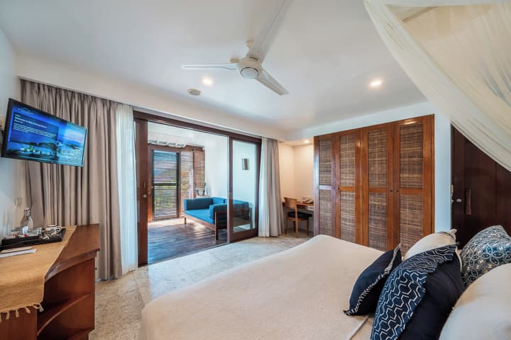 Batu Karang Lembongan Resort & Spa