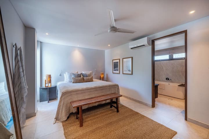 Batu Karang Lembongan Resort & Spa