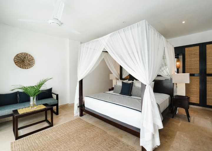 Batu Karang Lembongan Resort & Spa
