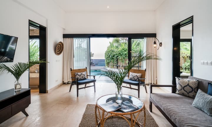 Batu Karang Lembongan Resort & Spa