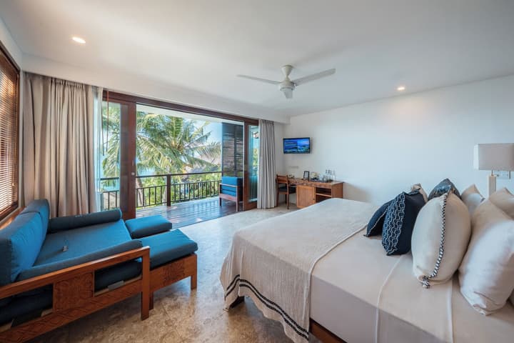 Batu Karang Lembongan Resort & Spa