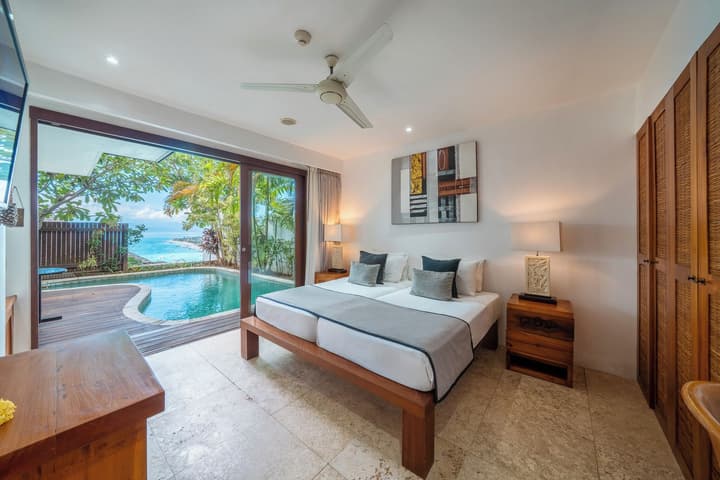 Batu Karang Lembongan Resort & Spa
