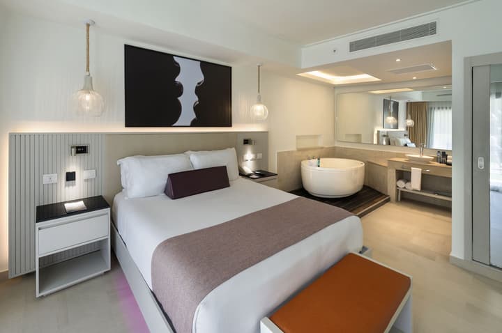 Royalton CHIC Punta Cana, An Autograph Collection All-Inclusive Resort & Casino – Adults Only
