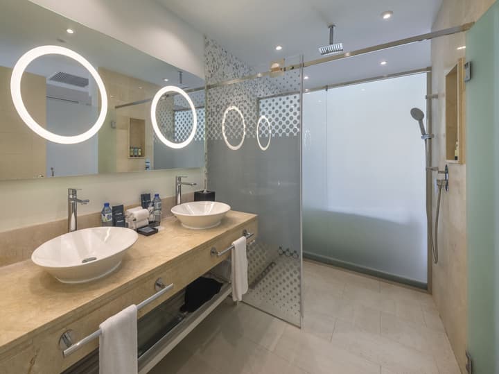 Royalton CHIC Punta Cana, An Autograph Collection All-Inclusive Resort & Casino – Adults Only