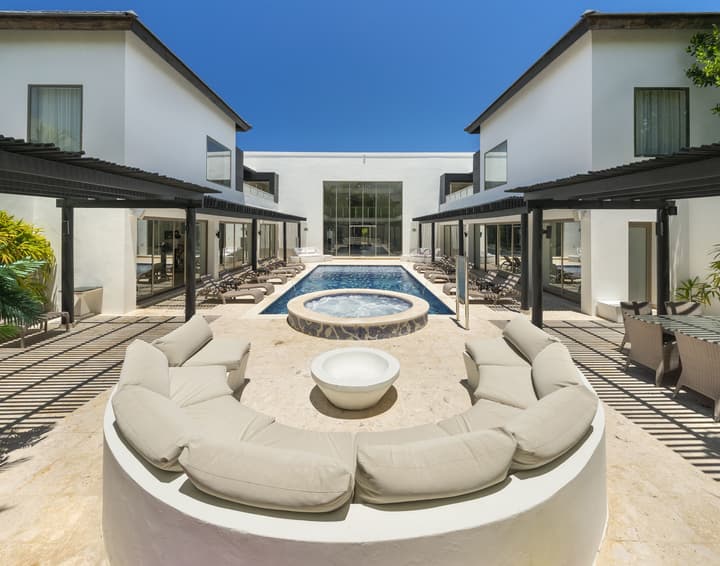 Royalton CHIC Punta Cana, An Autograph Collection All-Inclusive Resort & Casino – Adults Only