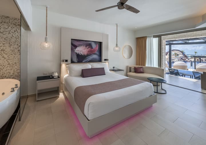 Royalton CHIC Punta Cana, An Autograph Collection All-Inclusive Resort & Casino – Adults Only