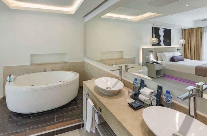 Royalton CHIC Punta Cana, An Autograph Collection All-Inclusive Resort & Casino – Adults Only