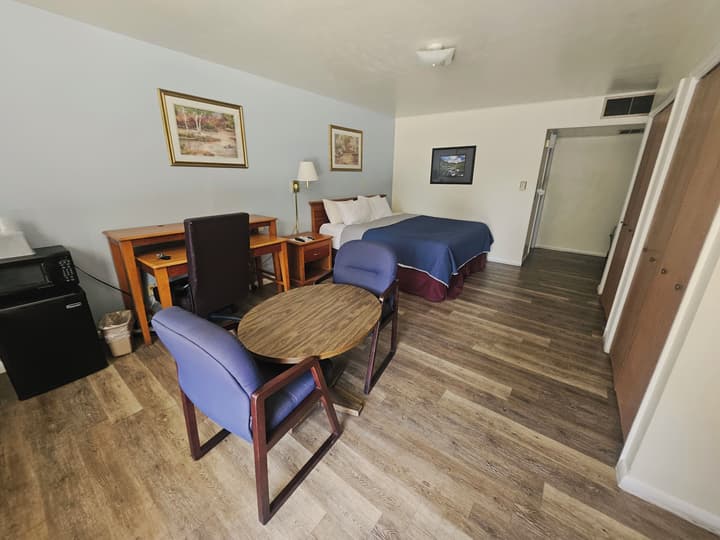 Budget Inn Express