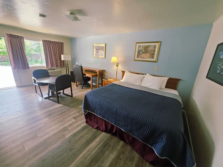 Budget Inn Express