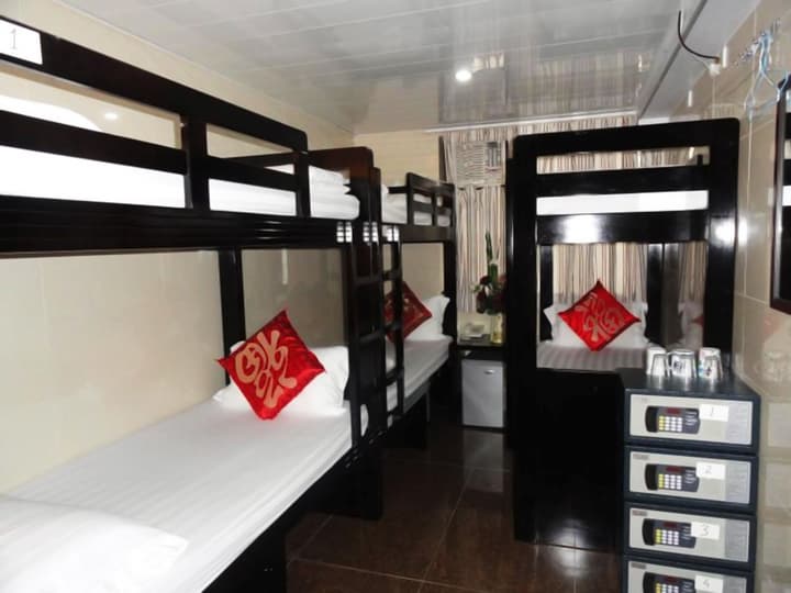 Manila Hotel - Hostel