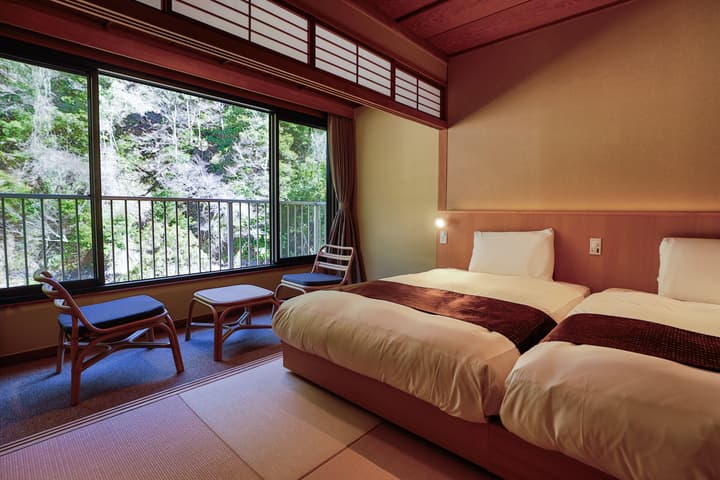 Hakone Pax Yoshino