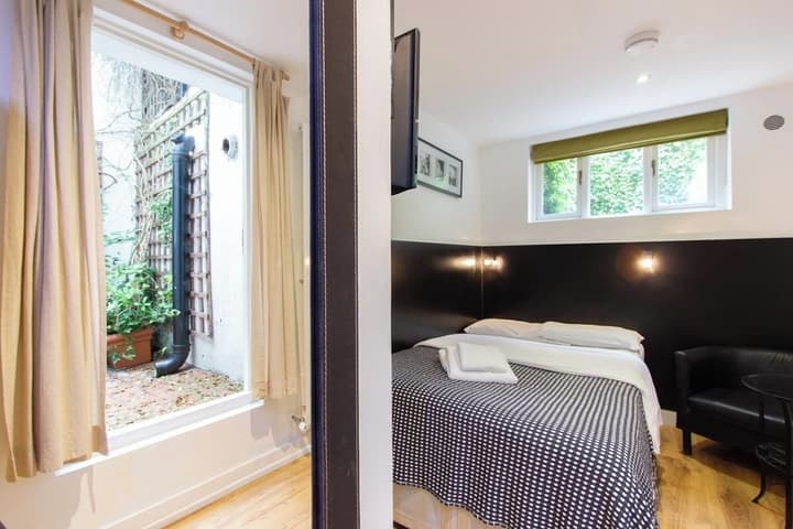 Studios 2 Let North Gower