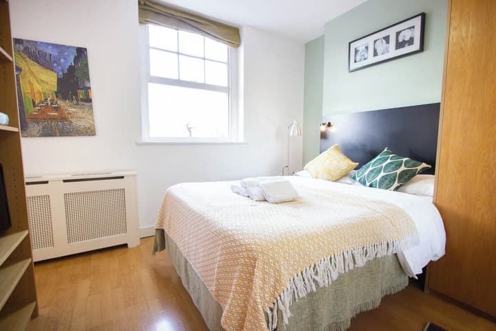 Studios 2 Let North Gower