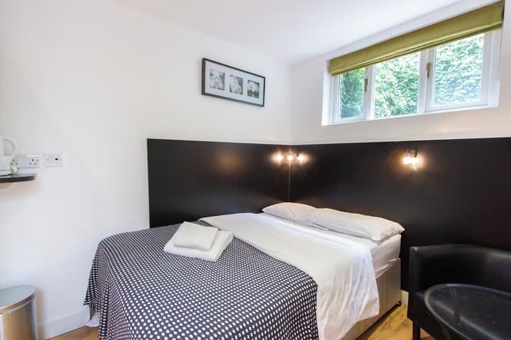 Studios 2 Let North Gower