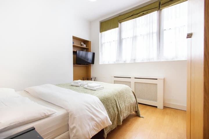 Studios 2 Let North Gower