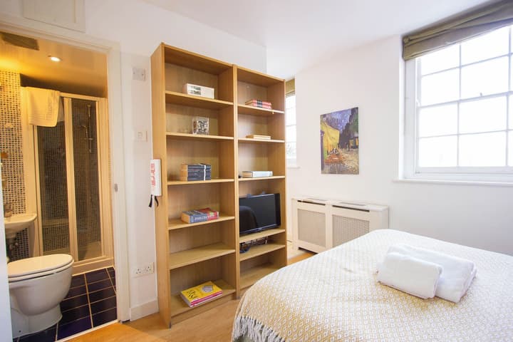 Studios 2 Let North Gower