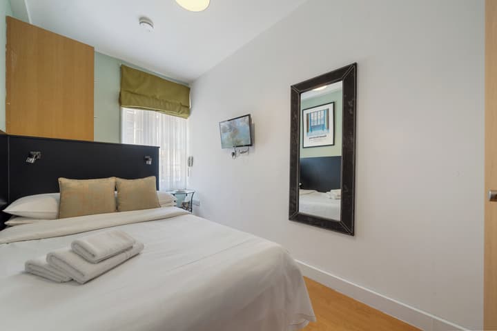 Studios 2 Let North Gower