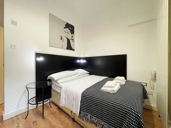 Studios 2 Let North Gower