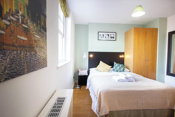 Studios 2 Let North Gower
