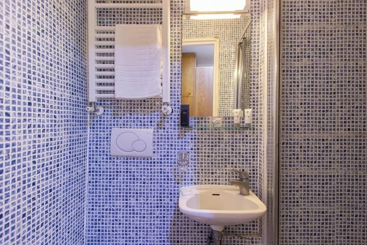 Studios 2 Let North Gower