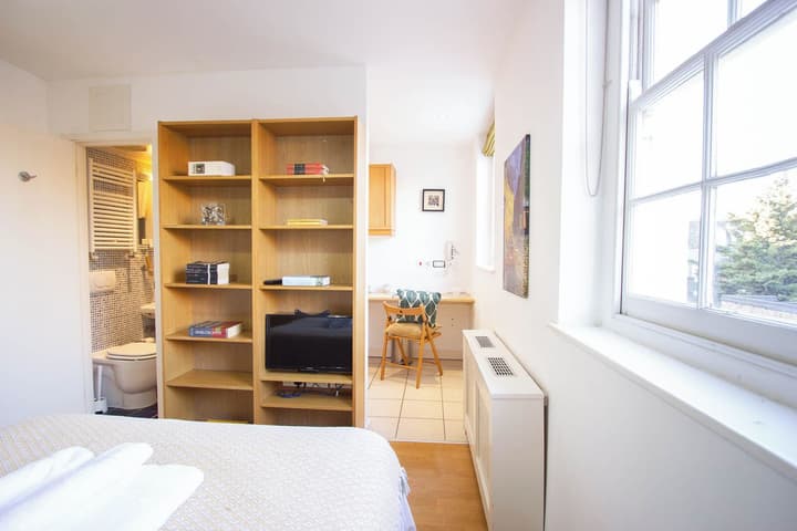 Studios 2 Let North Gower