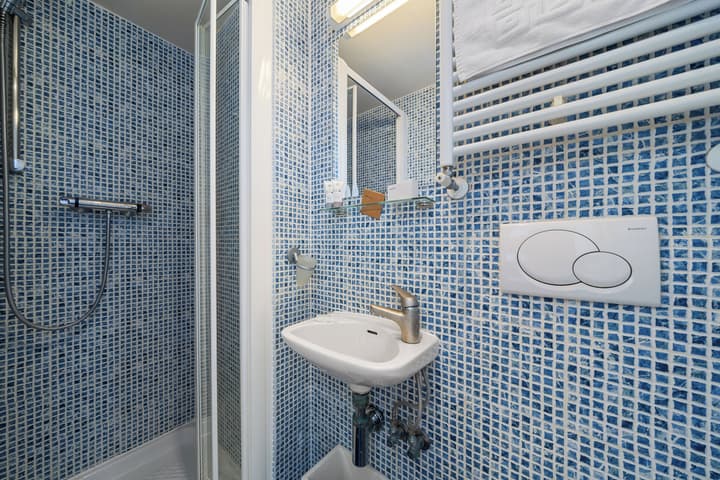 Studios 2 Let North Gower